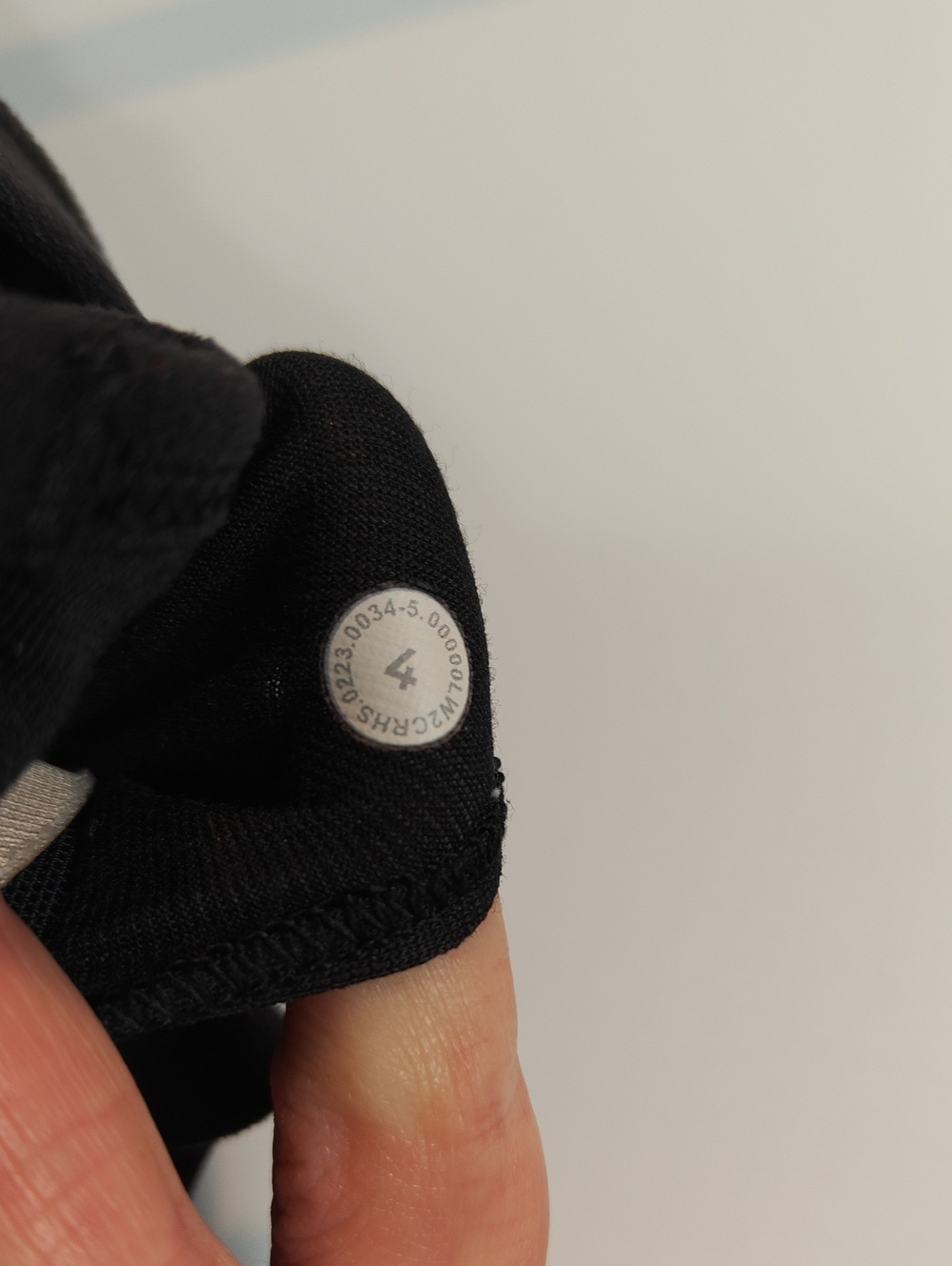 LULULEMON Flow Y Bra Nulu Light Support, B/C Cup in Black Size 4 - Picture 2 of 12